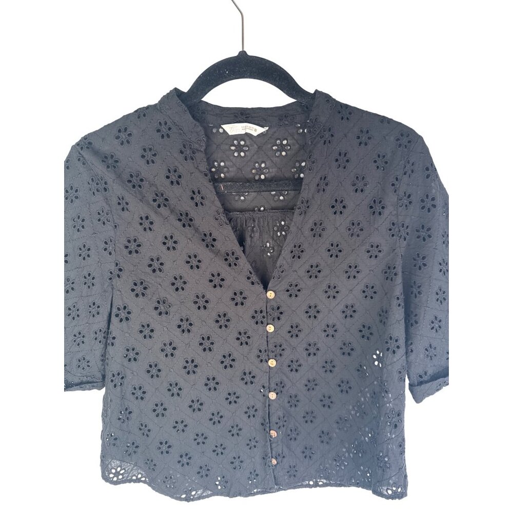 2/$30 ZARA Small Black Eyelet Button-Down Cropped Blouse Short Sleeve - Picture 11 of 14